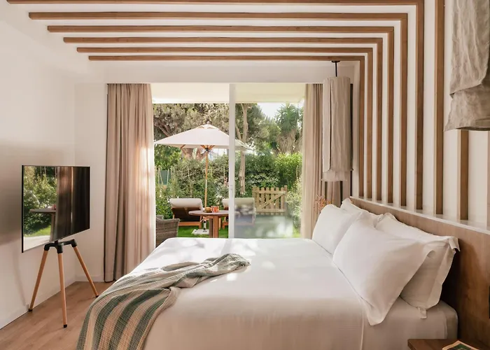Отель Me By Melia Marbella 5*