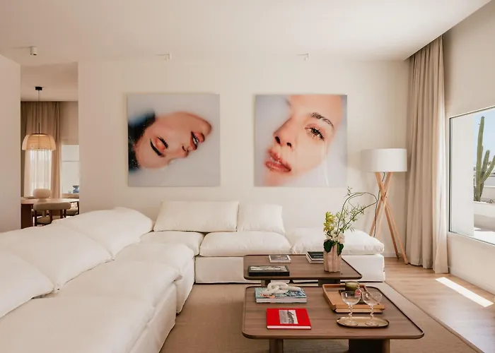 Отель Me By Melia Marbella 5*