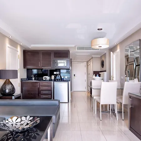 Melia Banús