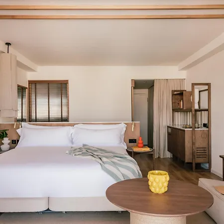 Me By Meliá Hotel 5*